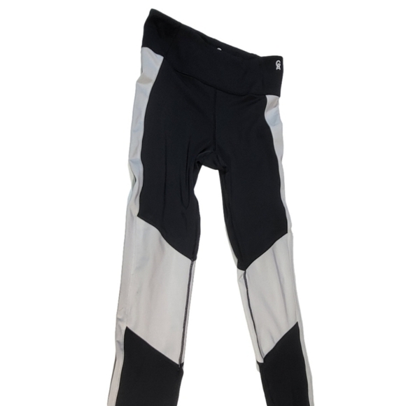 Good American Performance Black & White Leggings - Picture 2 of 7